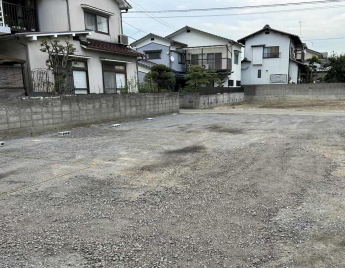 松山市山西町の駐車場の画像
