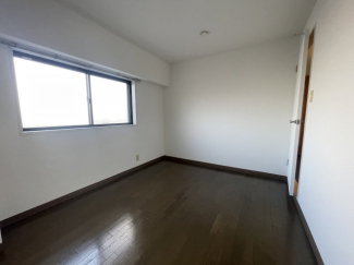 内装は落ち着いています