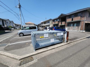 【駐車場】