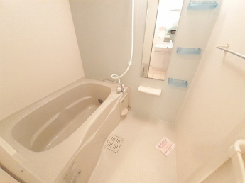 ゆったり過ごせるお風呂です