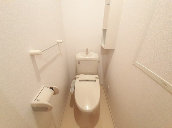 ゆったりとした空間のトイレです