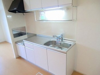 コンパクトなキッチンで掃除もラクラク