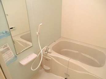 日々の疲れを癒すお風呂付です