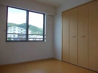 明るい色調の室内です