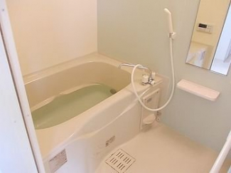 ゆったり過ごせるお風呂です