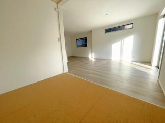 ＬＤＫ約２２．７帖