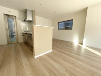 ＬＤＫ約２２．７帖