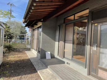 東田　２階建て　賃貸の画像