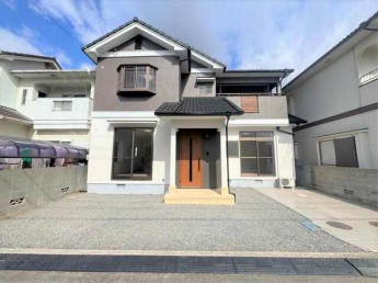 【リフォーム中】外壁・屋根は塗装済。ツートンカラーの落ち着い