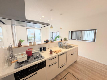 【リフォーム完了】食洗器付きのキッチンに交換。３コンロで忙し