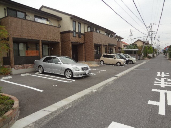 【駐車場】