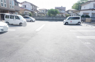 【駐車場】
