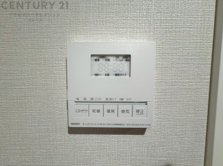 暖房機能があるため、冬場でも温かい浴室で入浴でき、乾燥機能があるため、水気を素早く取り除けます。また、換気機能があるため、湿気を素早く排出してカビや雑菌の発生を防ぐことができます。