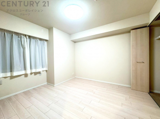 リラックスできるプライベート空間で、快適な睡眠をサポート。個人の好みに合わせたインテリアや寝具で心地良さを追求。プライベートな時間を過ごし、リフレッシュする場所におすすめです。