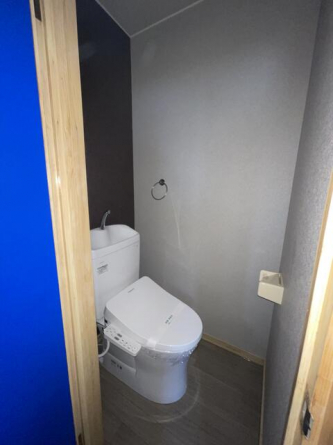 ３０３号室のトイレです。