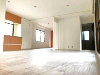 LDKに床はペットが滑りにくいCF採用しました。