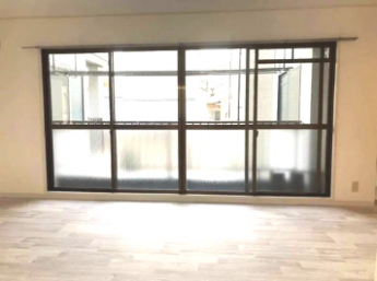 南側開口です。お隣さんの視線は、ほぼ気になりません。