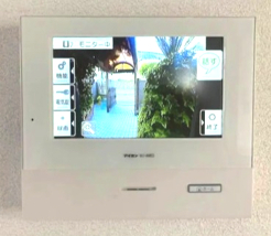 カラーモニターインターホンは1階のオートロック連動です