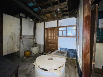 建物内井戸があります。