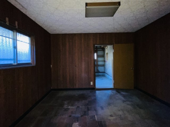 スタンダードな洋室です