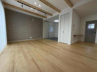 開放感のある南向きリビング　明るく広い空間