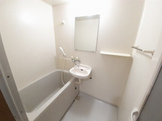 コンパクトで使いやすいお風呂です