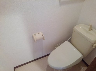 コンパクトで使いやすいトイレです