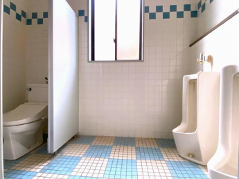 松山市姫原３丁目の店舗の画像