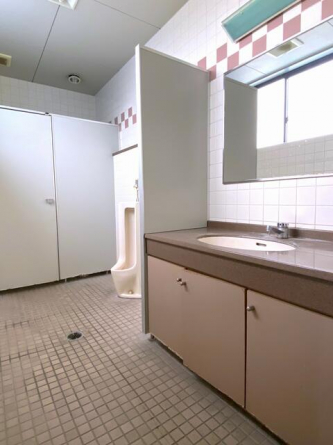 松山市姫原３丁目の店舗の画像