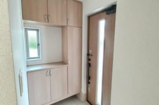 明るい玄関です