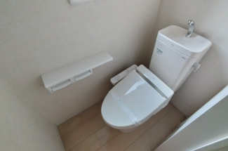 コンパクトで使いやすいトイレです