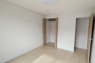 使い勝手のいい洋室です