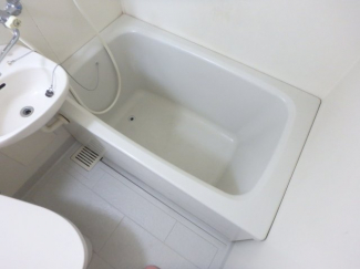 日々の疲れを癒すお風呂付です