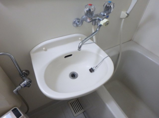 コンパクトで使いやすい洗面所