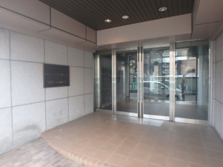 清潔なエントランスです