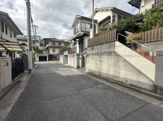 【前面道路含む現地写真】