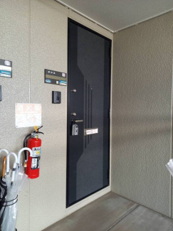 明るい玄関です