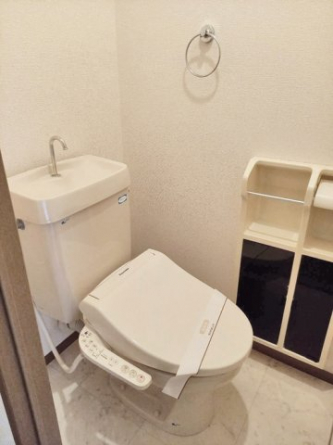 ゆったりとした空間のトイレです