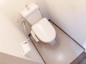 温水洗浄便座が付いてます☆