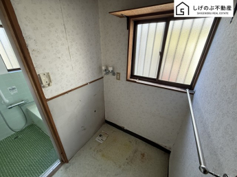 明るく清潔感溢れるサニタリースペース。