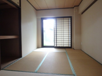 ゆったりとくつろげる和室です