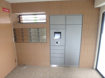 集合ポストと宅配ボックス