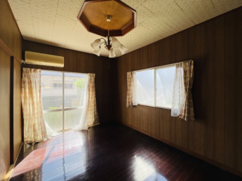 使い勝手のいい洋室です