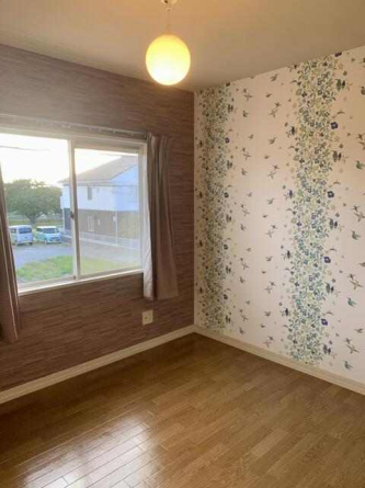 日当たりの良い可愛さのある壁紙を使用