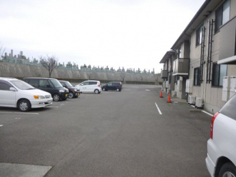 【駐車場】