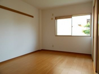 内装は落ち着いています