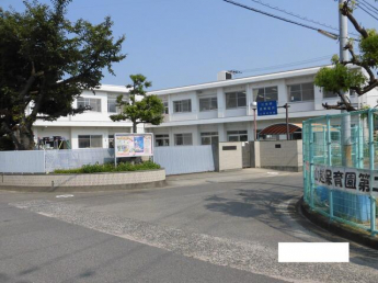 山越保育園まで604m