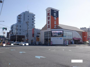 愛媛銀行中央通支店まで967m