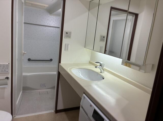 ヴァレーレ県庁前の画像