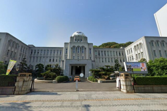愛媛県庁まで444m